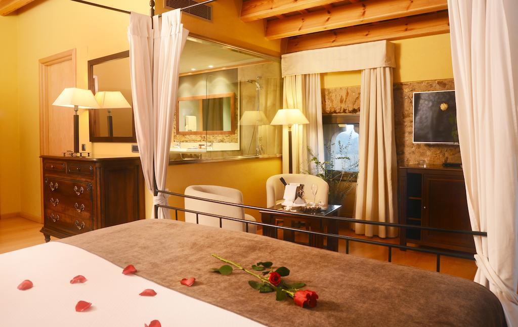 Es Portal Restaurant I Hotel Boutique - Adults Only Pals Εξωτερικό φωτογραφία